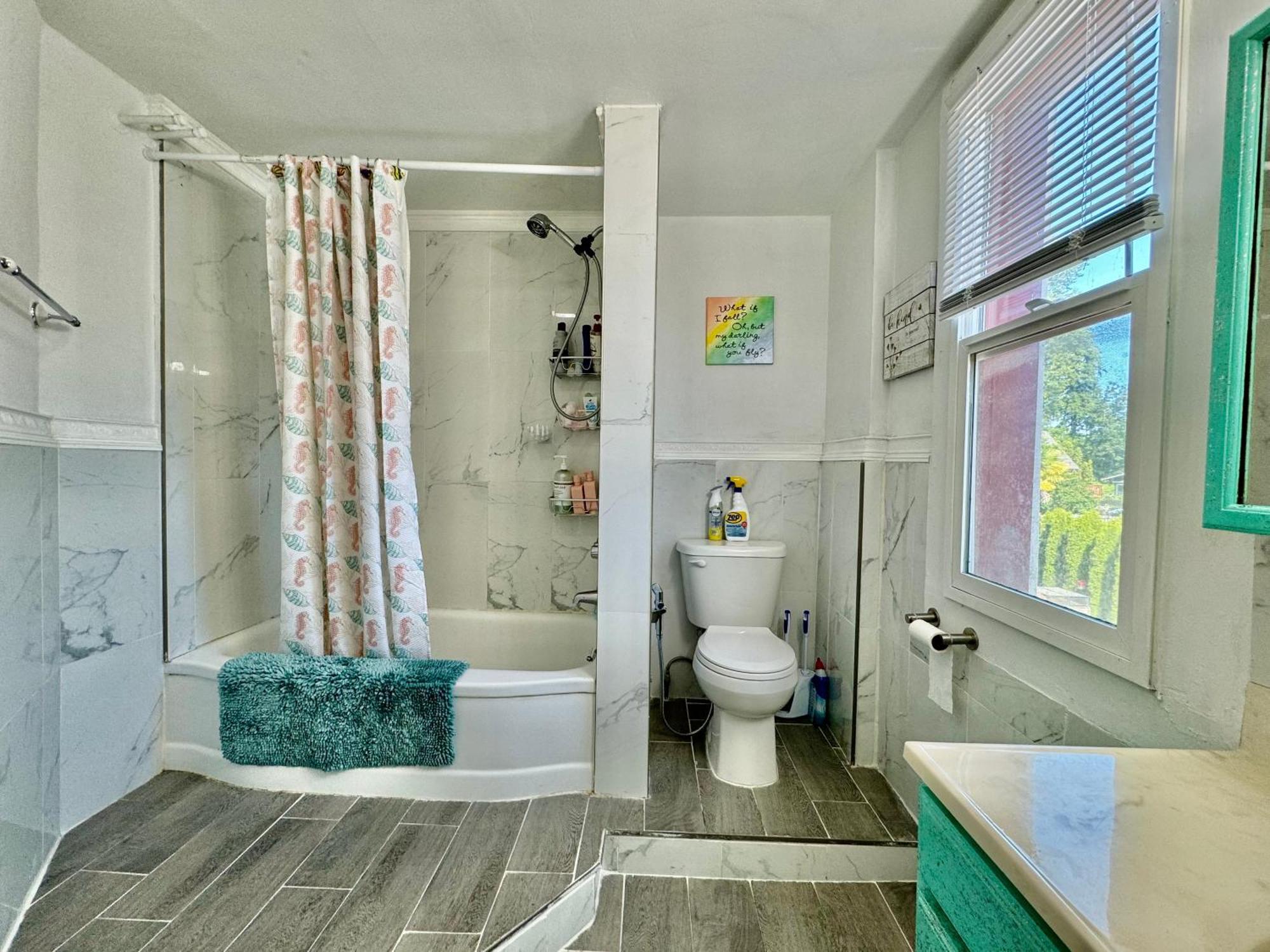Private Room With Two Twin Beds Air Conditioning And Shared Bathrooms Located Near Seatac Airport And Downtown Seattle Exterior foto
