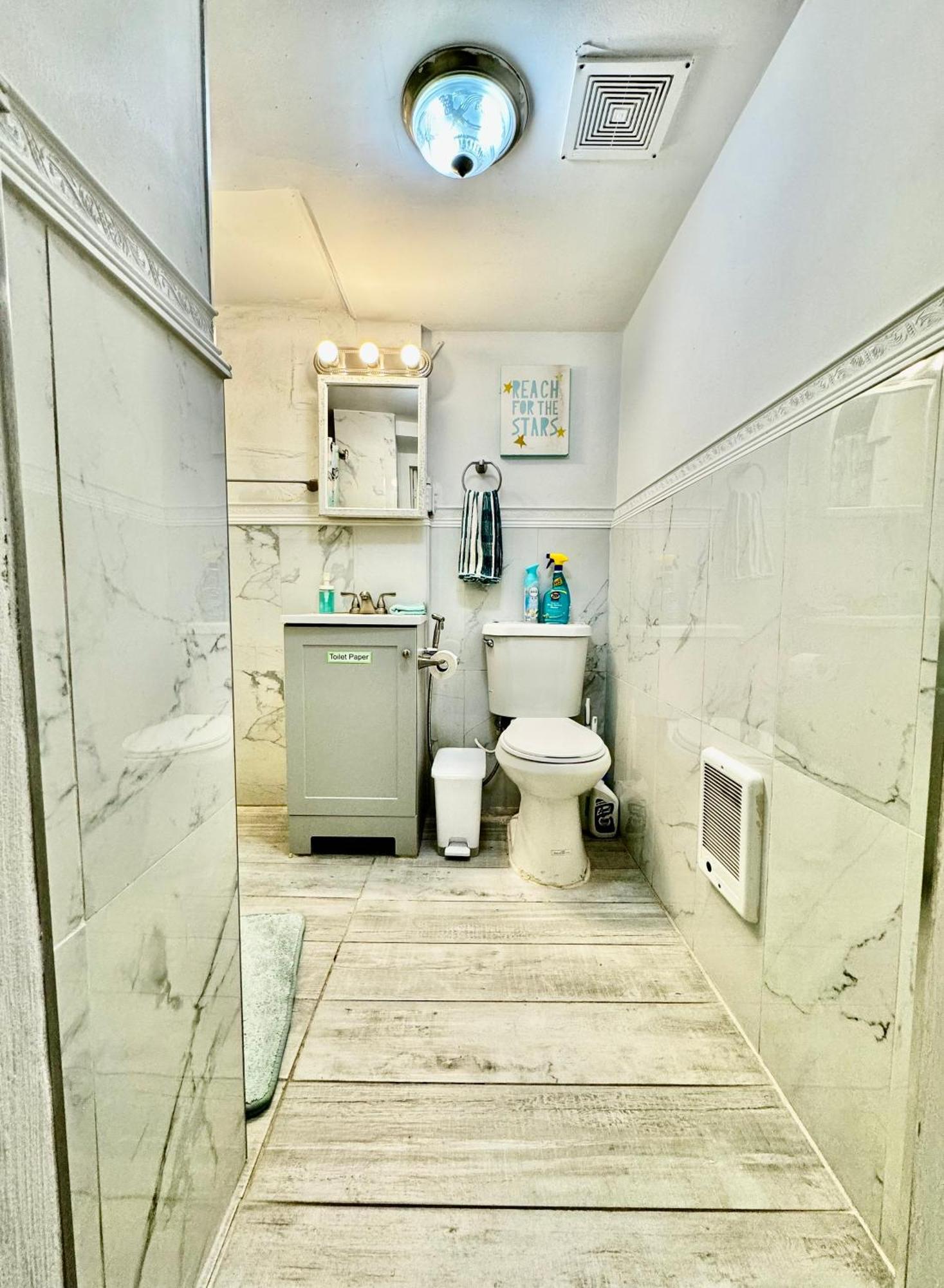 Private Room With Two Twin Beds Air Conditioning And Shared Bathrooms Located Near Seatac Airport And Downtown Seattle Exterior foto